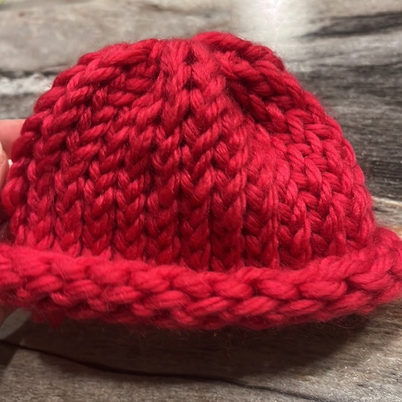 Baby knitted hat - Picture 3 of 3